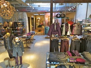 entry to the prAna store in Edina, MN